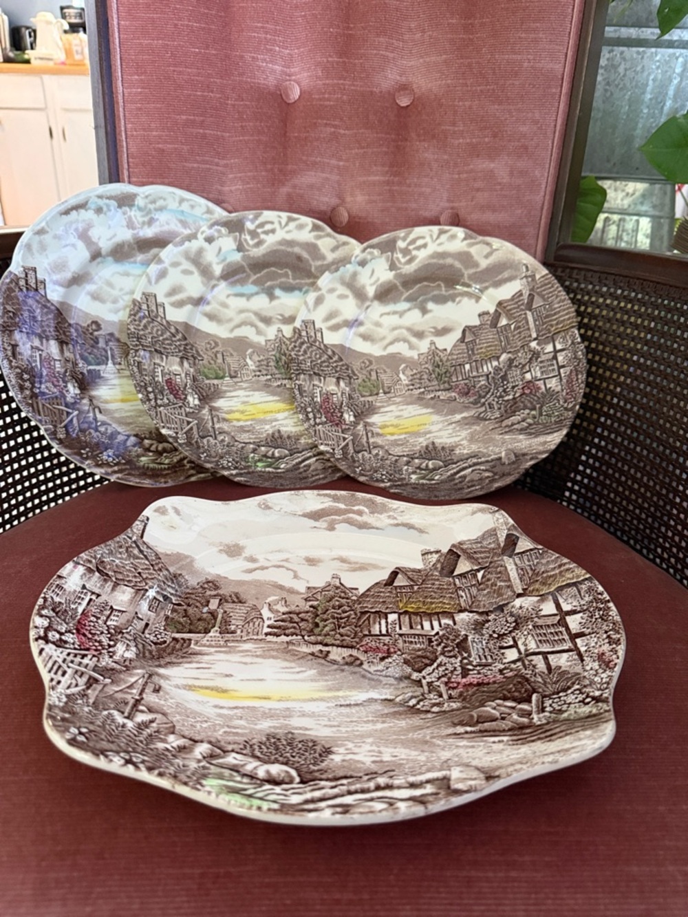Johnson Bros - Dinner Plates in Brown and Cream